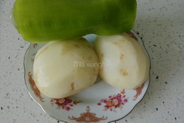 尖椒土豆肉片的做法图解1