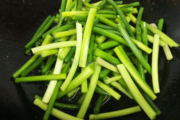 蒜苔炒肉丝的做法图解5