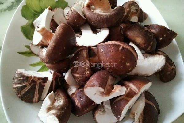 香菇胡萝卜炒肉片的做法图解2