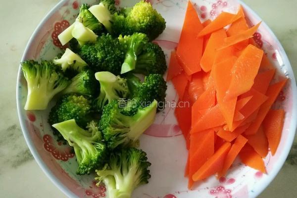 香菇胡萝卜炒肉片的做法图解4
