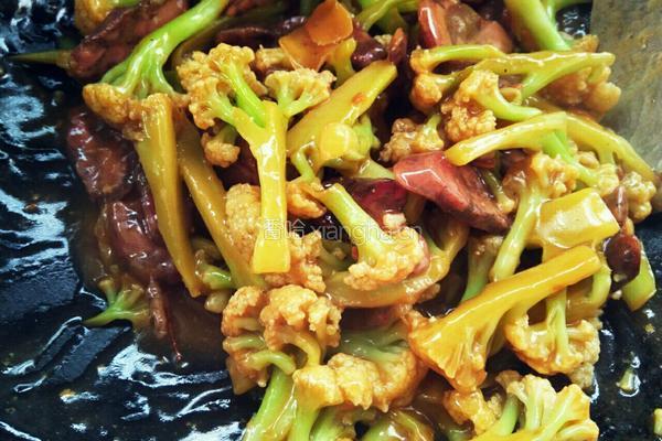 香肠炒菜花的做法图解10