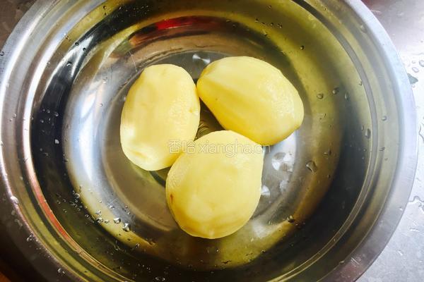 干锅土豆片的做法图解1
