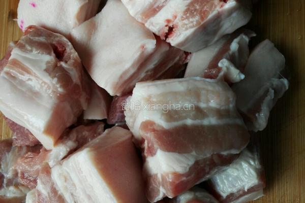 冰糖梅菜烧肉的做法图解2