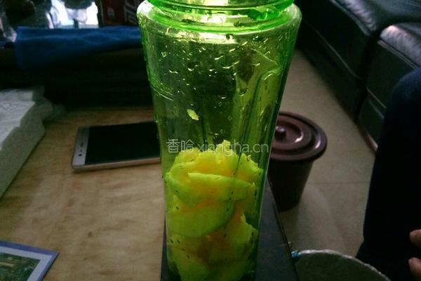 蜂蜜苹果汁的做法图解2