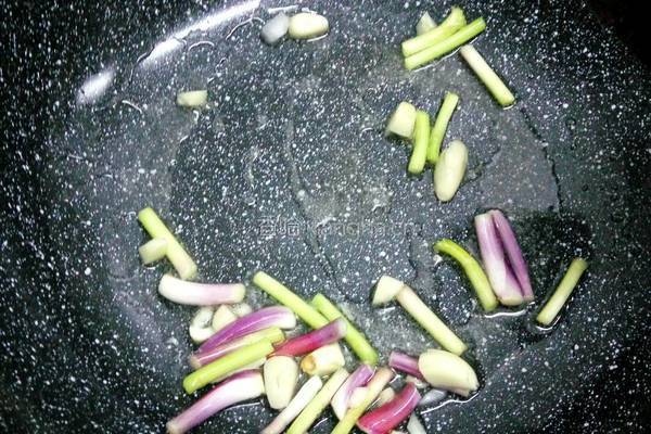 洋葱酱炒意粉的做法图解6