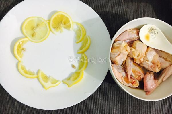 美味柠檬可乐焖鸡翅的做法图解2