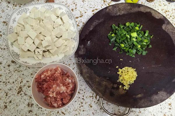 肉末豆腐的做法图解1