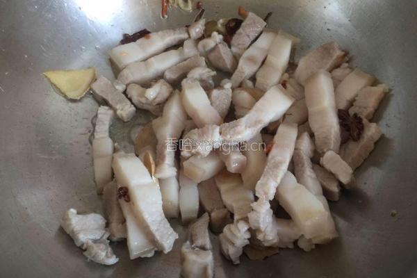 五花肉炖土豆的做法图解3