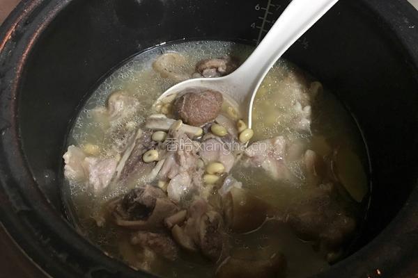 黄豆猪脚汤的做法图解6