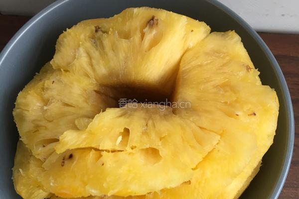 菠萝咕噜肉的做法图解1