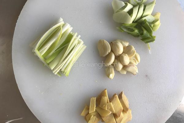 蛤蟆炖土豆的做法图解3
