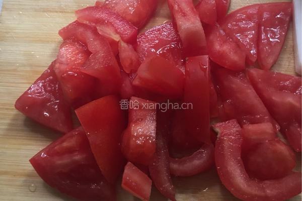 野芹菜番茄炒年糕的做法图解2