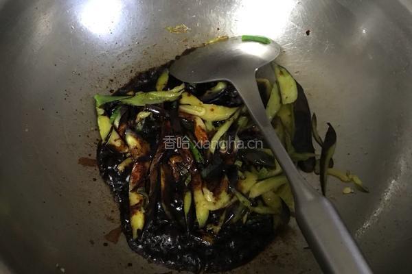 茄子炒饭的做法图解4