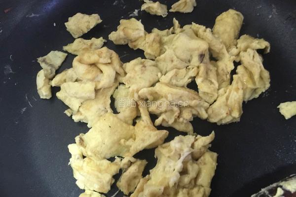 西葫芦鸡蛋打卤面的做法图解1