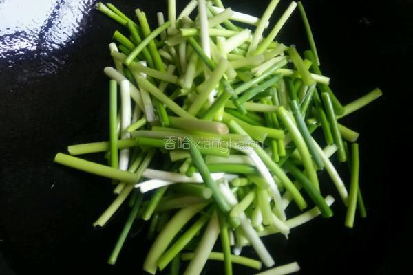 爆炒蒜苔的做法图解3