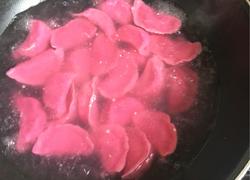 香菇猪肉馅火龙果饺子