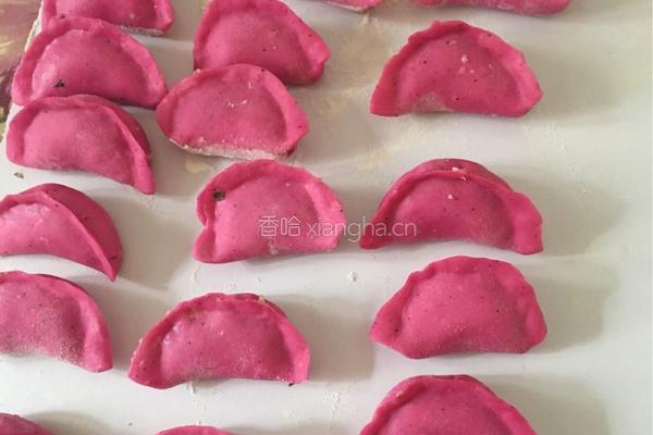 香菇猪肉馅火龙果饺子的做法图解7