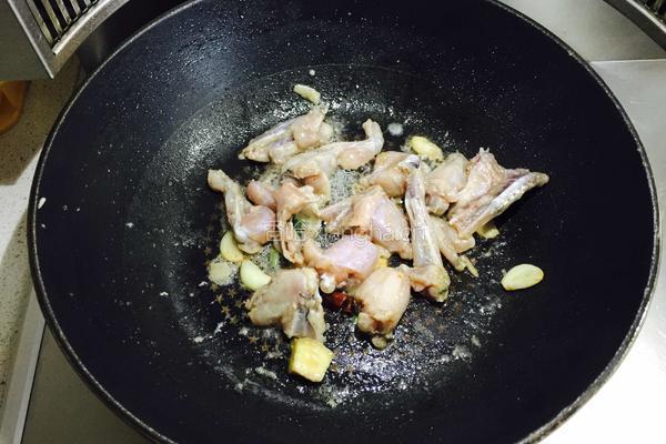 时蔬炒牛蛙的做法图解5
