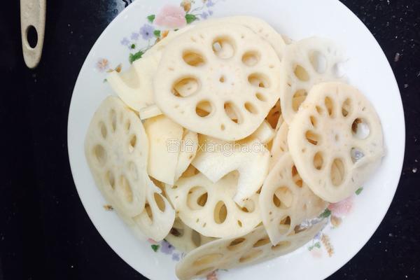 小炒藕片的做法图解1