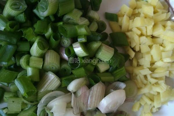 蒜薹炒肉的做法图解3