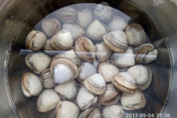 辣炒小海螺、青蛤的做法图解1