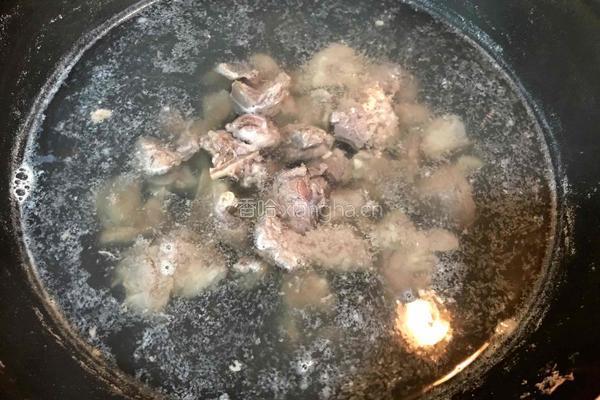 羊肉炖萝卜汤的做法图解1
