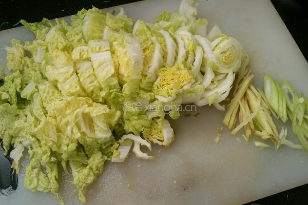 娃娃菜粉条柴鸡的做法图解2