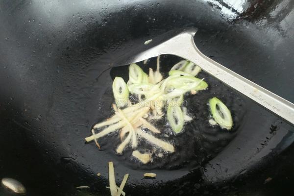 娃娃菜粉条柴鸡的做法图解3