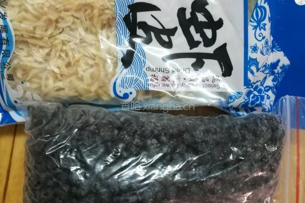 豆豉煲虾皮的做法图解1