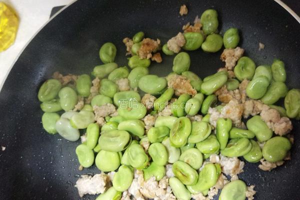 香辣肉沫蚕豆的做法图解4