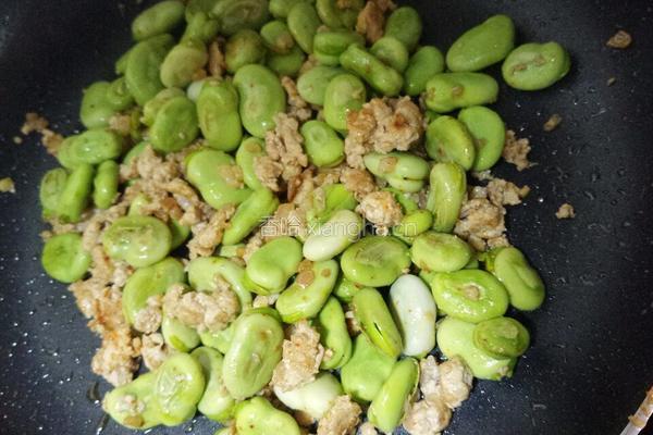 香辣肉沫蚕豆的做法图解5