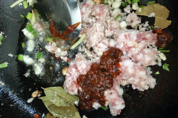 肉沫豌豆炖茄子的做法图解8