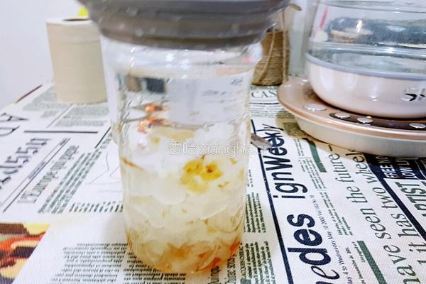 鲜炖桃胶皂角米银耳糖水的做法图解3