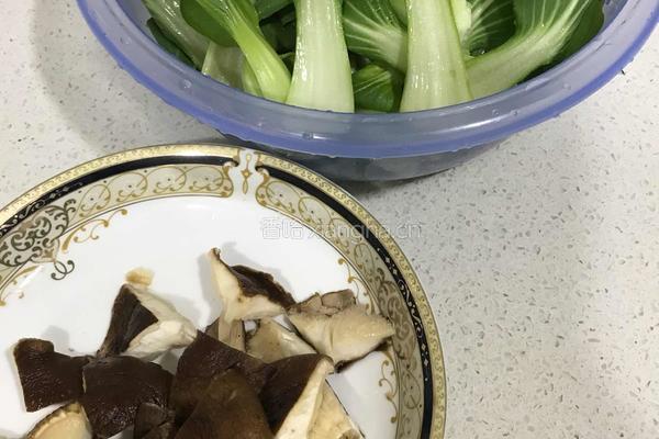香菇油菜的做法图解1