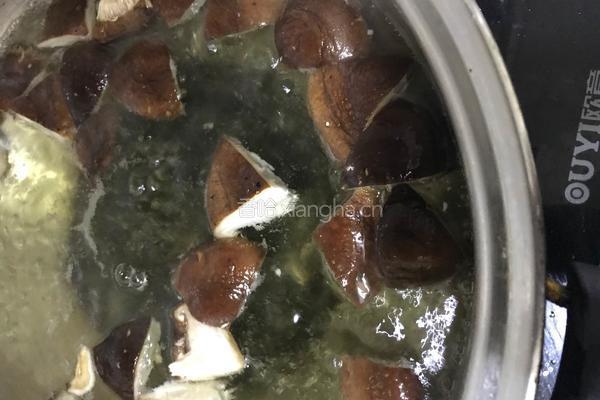香菇油菜的做法图解3