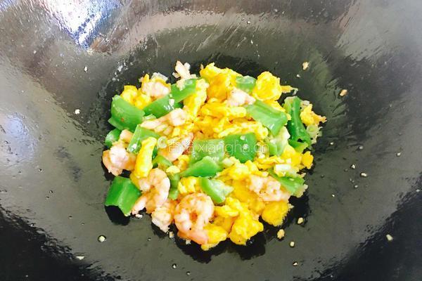 虾仁炒鸡蛋的做法图解12