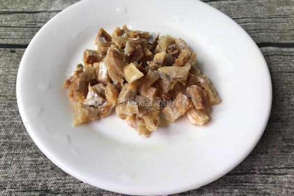 咸鱼鸡粒炒饭的做法图解6