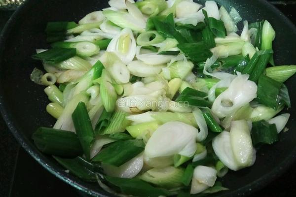 老屋私房菜鸡蛋炒大葱的做法图解5
