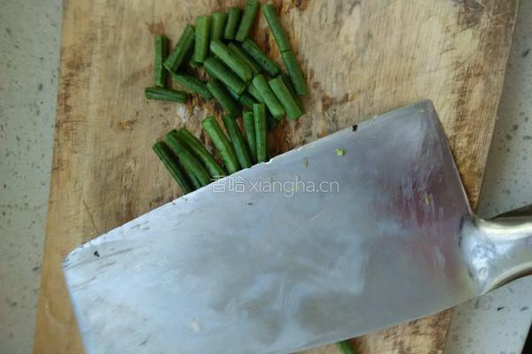 长豆角炒肉末菠菜鸡蛋汤的做法图解3