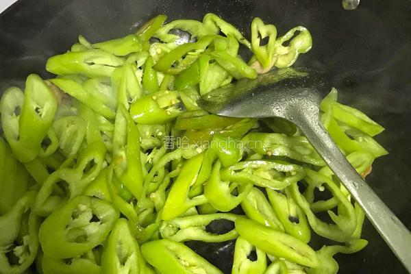 懒人青椒炒肉卷大饼的做法图解7