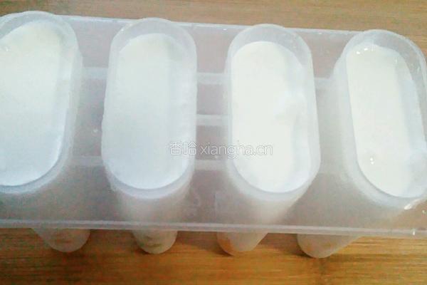 酸奶水果冰棒的做法图解8