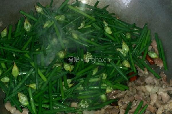 韭菜苔炒肉丝的做法图解5