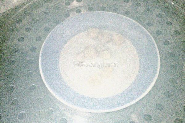 瑶柱火腿肠炒饭的做法图解1