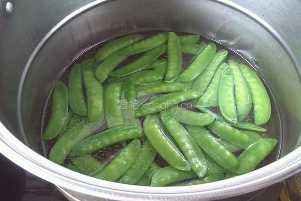 荷兰豆拌粉丝的做法图解3