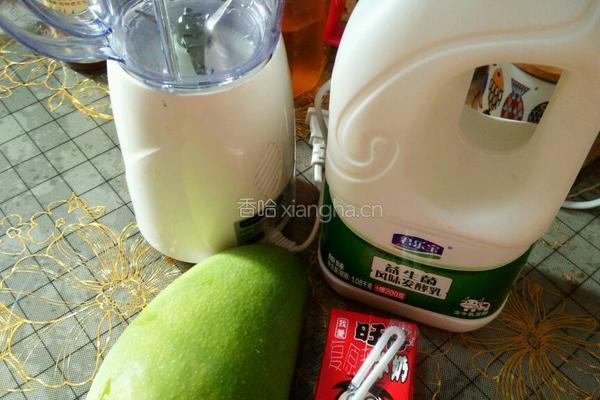 芒果奶昔的做法图解1