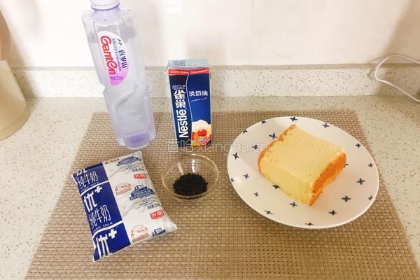 红茶奶茶奶霜的做法图解1