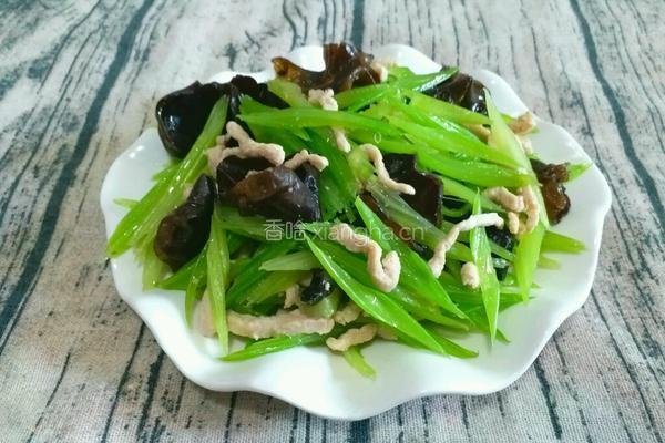 芹菜木耳炒肉丝的做法图解9