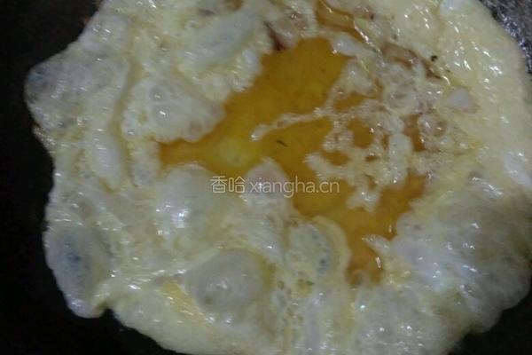 青椒蒜薹炒鸡蛋的做法图解3