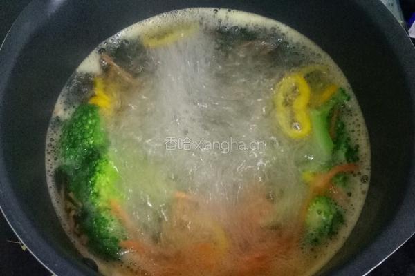 辅食鲜虾蔬菜饼的做法图解2
