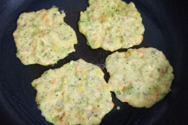 辅食鲜虾蔬菜饼的做法图解7